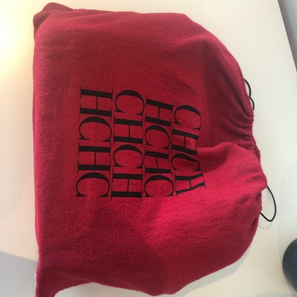 Luxurious and trendy Carolina Herrera handbag - Picture 2 of 6